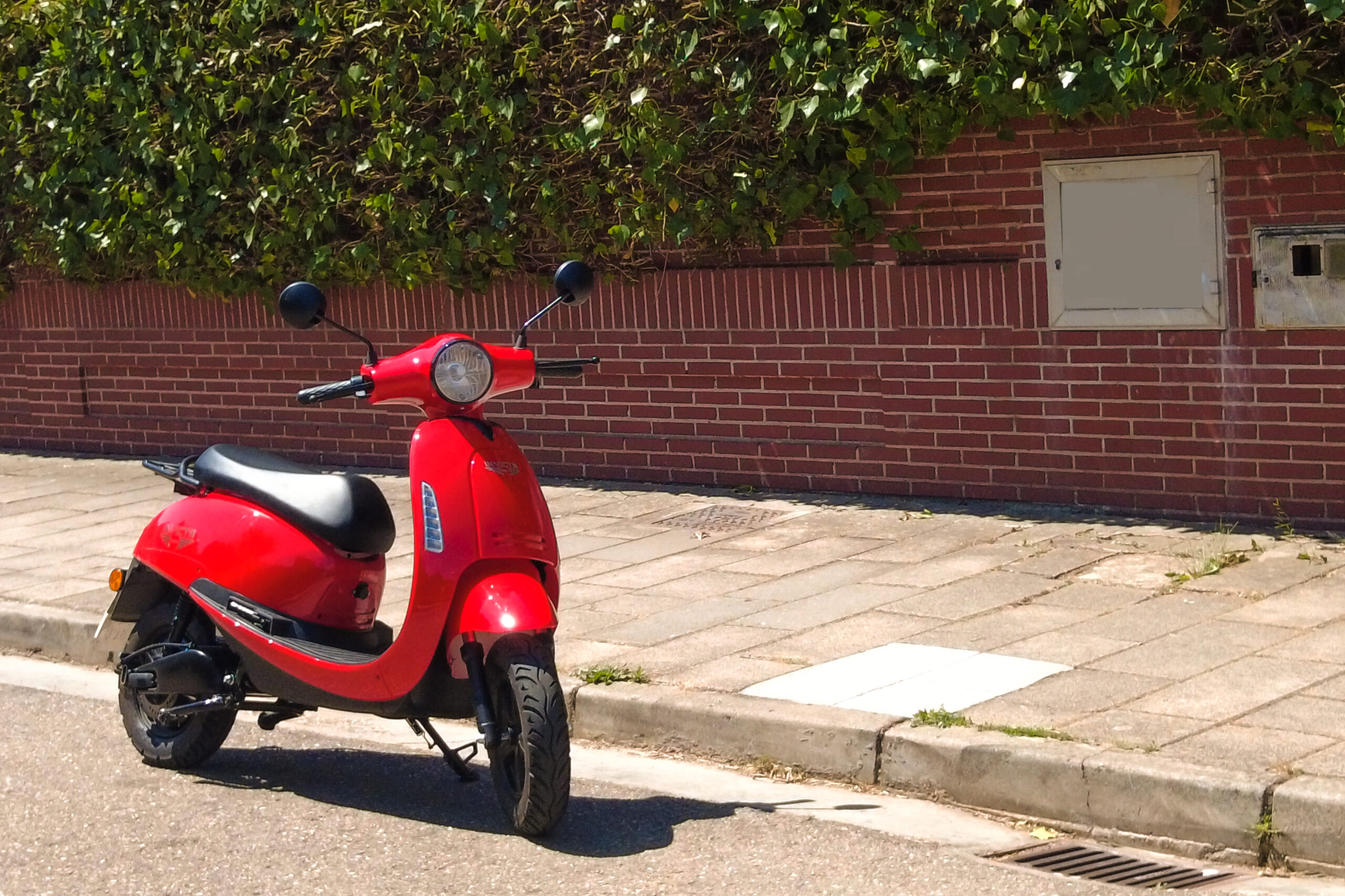 Invicta Cóbreces: un ciclomotor eléctrico con hasta 130 kilómetros de autonomía teóricos