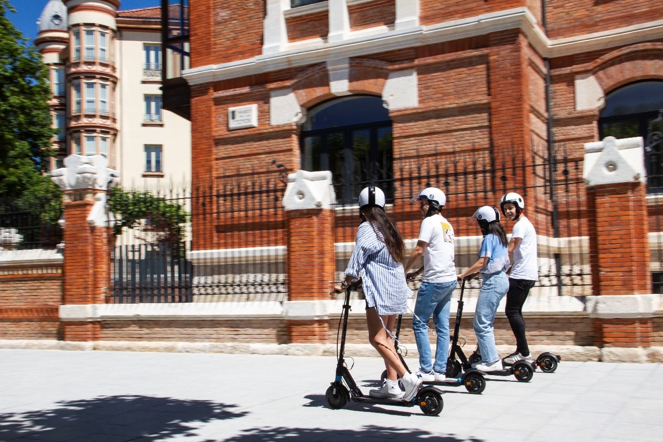 Muévete en patinete eléctrico: 5 ciudades europeas perfectas para hacerlo