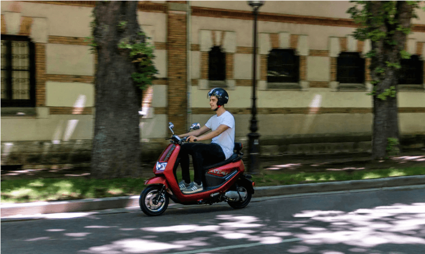 Fórmula moto: «Invicta Electric MB5 Utrera: un ciclomotor eléctrico para los más jóvenes»